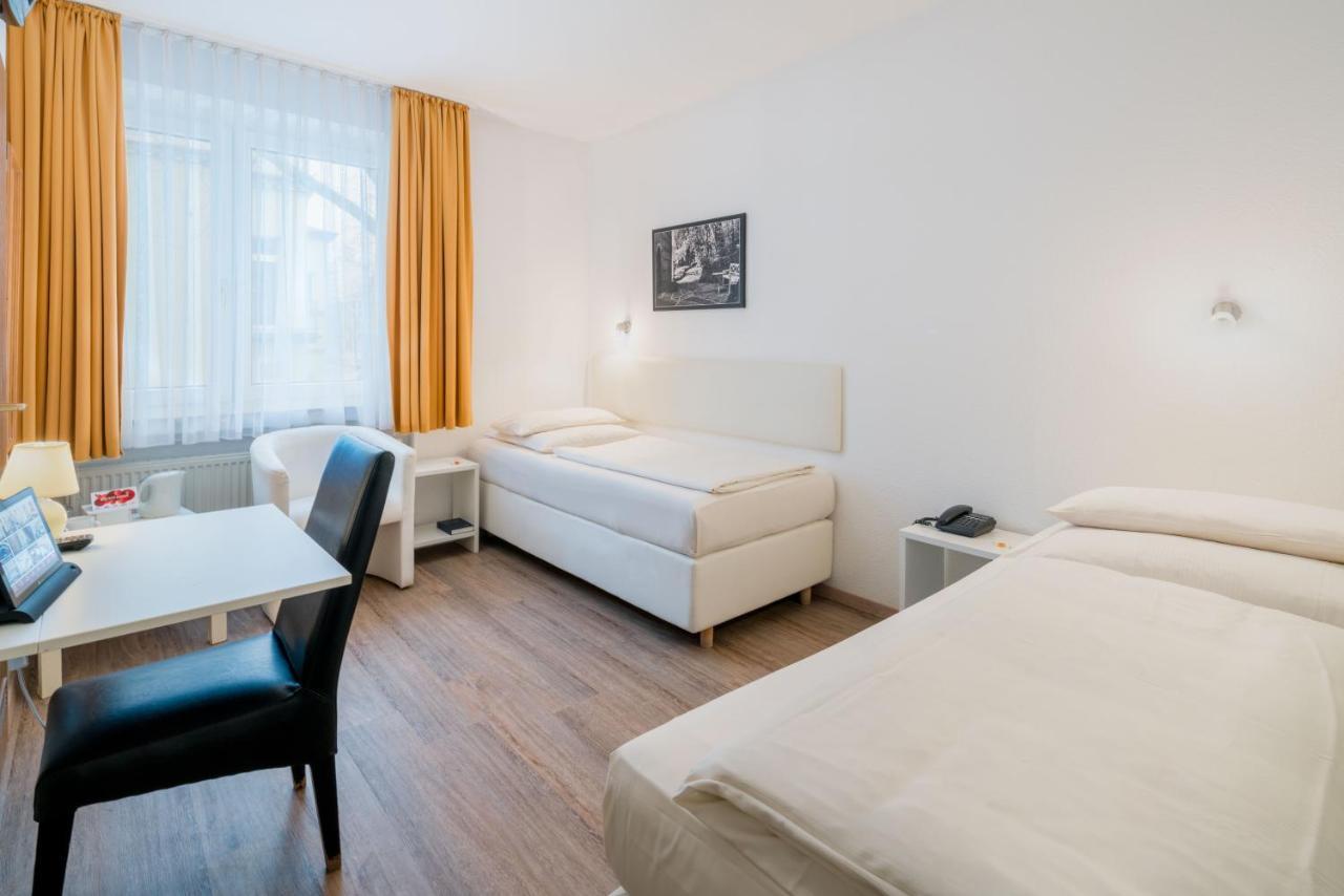 Stadt-Gut-Hotel Rheinischer Hof 에센 외부 사진