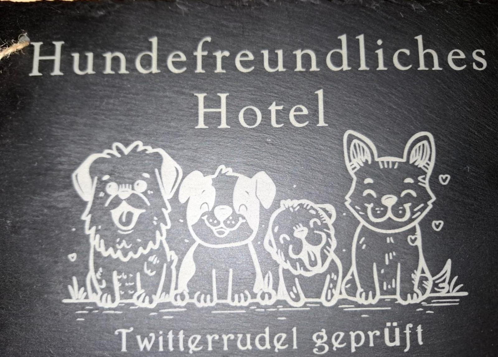 Stadt-Gut-Hotel Rheinischer Hof 에센 외부 사진